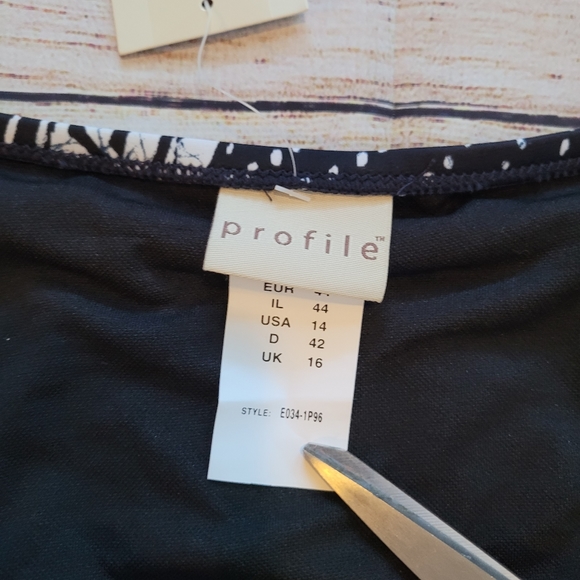 Profile Black & White Bikini Bottoms - Picture 6 of 7